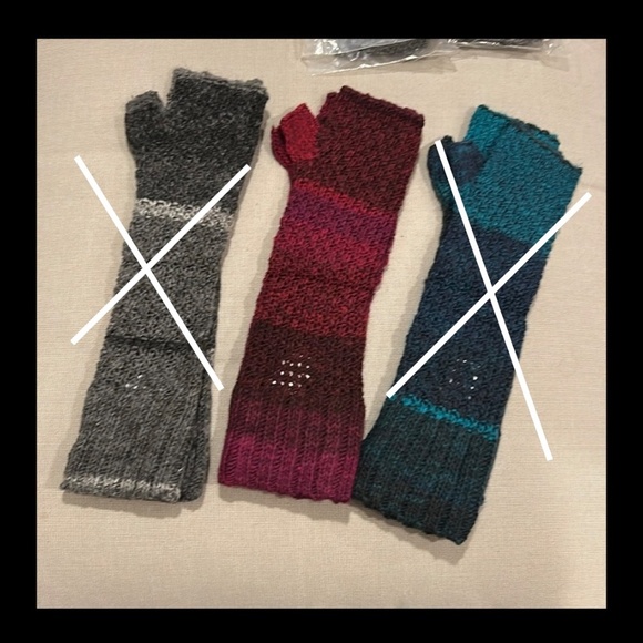 Garnet Hill Accessories - New In Package Garnet Hill Raspberry Knit Fingerless Gloves OS